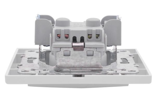 Розетка 1-м СП Минск 16А IP20 с заземл. защ. шторки бел. Basic EKF ERR16-028-100