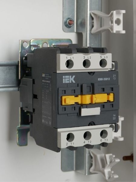 Контактор КМИ-35012 50А 230В/АС3 1НО 1НЗ KARAT IEK KKM31-050-230-11