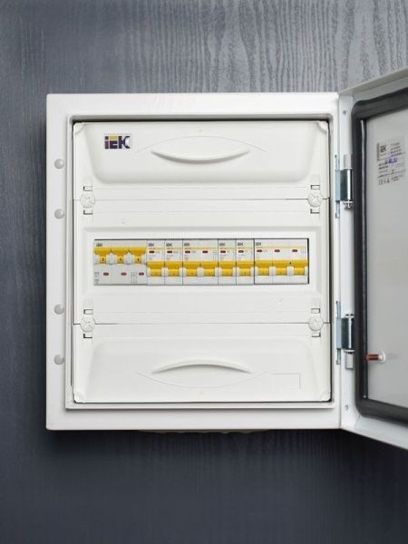 Выключатель автоматический модульный 1п B 10А 4.5кА ВА47-29 KARAT IEK MVA20-1-010-B