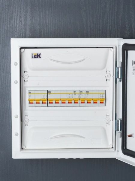 Выключатель нагрузки (мини-рубильник) 1п 20А ВН-32 KARAT IEK MNV10-1-020