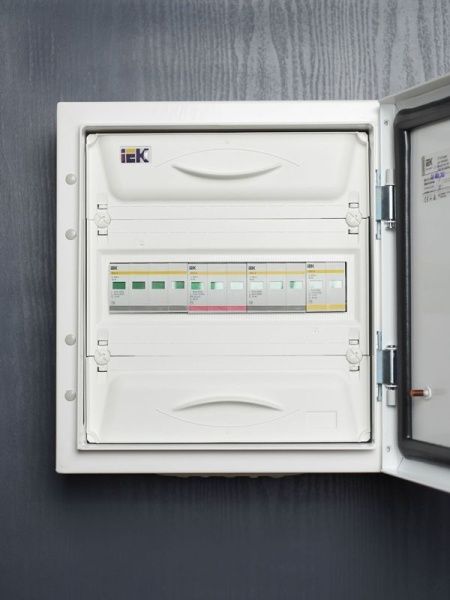Ограничитель перенапряжения ОПС1-C 3P KARAT IEK MOP20-3-C