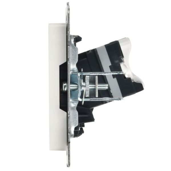 Розетка компьютерная СП RJ45 кат.5E BRITE РК10-БрБ механизм бел. IEK BR-K10-1-K01