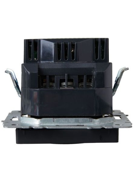 Розетка BRITE РЮш10-1-БрЧ 16А с USB A+A 2.1А с заземл. защ. шторки механизм черн. IEK BR-R14-16-U21-D21-K02