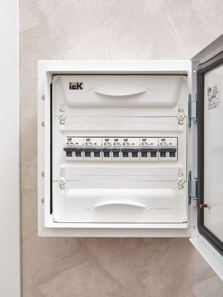 Выключатель автоматический модульный 1п B 10А M06N ARMAT IEK AR-M06N-1-B010
