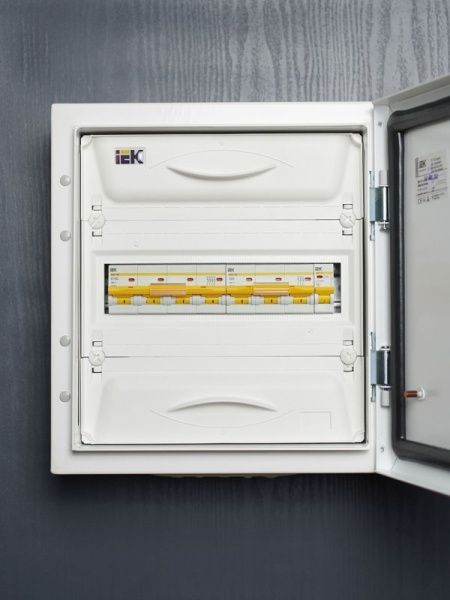 Выключатель автоматический модульный 3п C 80А 10кА ВА47-100 KARAT IEK MVA40-3-080-C