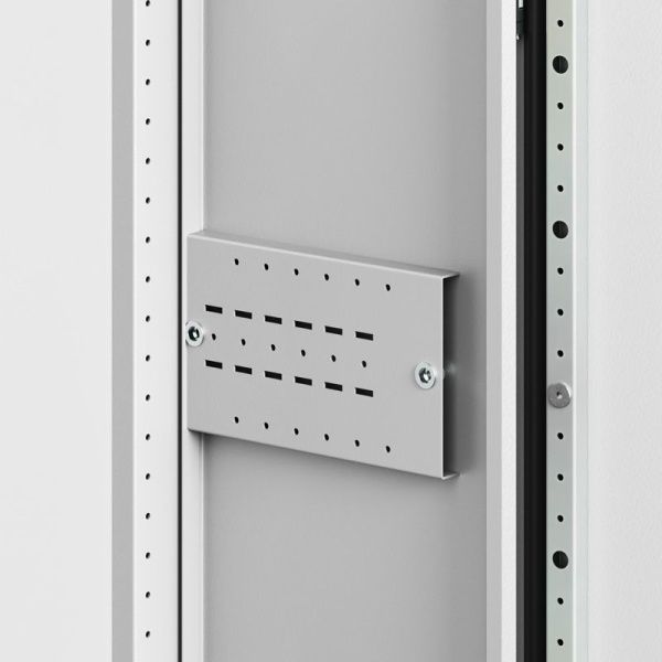 Корпус напольный RAM fit 2000х600х300мм с боков. вырезами DKC R6NFW206030F