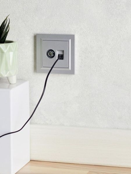 Розетка компьютерная + телевизионная 2-м Brite РТВ/РК12-БрА RJ45 кат.5E + TV механизм алюм. IEK BR-AK20-1-K47