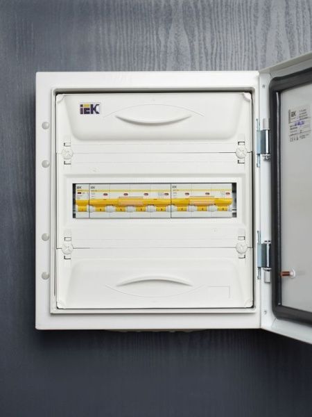 Выключатель автоматический модульный 3п C 63А 10кА ВА47-100 KARAT IEK MVA40-3-063-C
