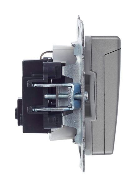 Розетка BRITE РСбш10-3-44-БрС 16А IP44 с заземл. защ. шторки с крышкой механизм сталь IEK BR-R16-16-44-K46