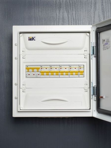 Выключатель автоматический модульный 2п C 10А 4.5кА ВА47-29 KARAT IEK MVA20-2-010-C