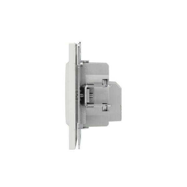 Розетка силовая KANT 2P+E без шторки бел. песок DKC 7010033