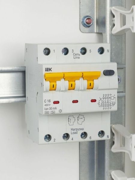 Выключатель автоматический дифференциального тока 4п (3P+N) C 16А 30мА тип A 6кА АВДТ-34 KARAT IEK MAD22-6-016-C-30