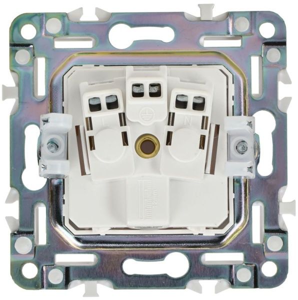 Розетка SKANDY 16А с заземл. без защ. шторок SK-R05W арктич. бел. IEK SK-R11-16-K01