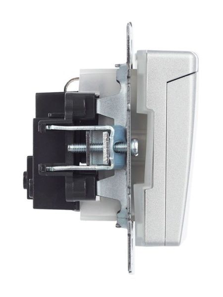 Розетка BRITE РСбш10-3-44-БрА 16А IP44 с заземл. защ. шторки с крышкой механизм алюм. IEK BR-R16-16-44-K47