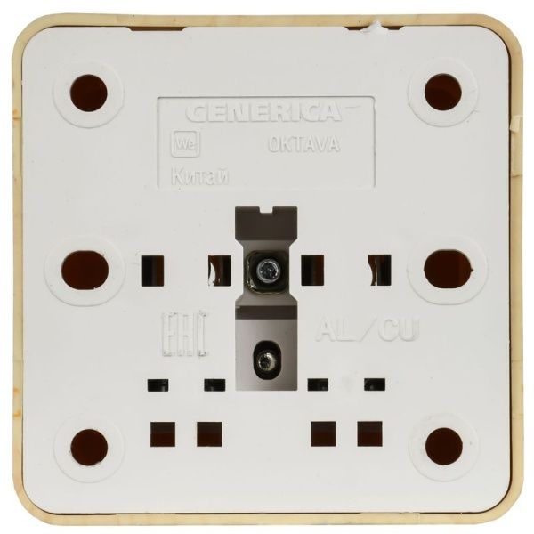 Розетка 1-м ОП Октава РС20-3-ОС 16А IP20 с заземл. сосна GENERICA ERO11-K03-16-DC