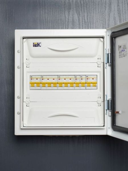 Выключатель автоматический модульный 3п C 20А 4.5кА ВА47-29 KARAT IEK MVA20-3-020-C