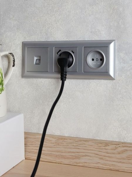 Розетка BRITE РЮш11-1-БрА 16А с USB A+C 18Вт с заземл. защ. шторки механизм алюм. IEK BR-R14-16-U22-018-K47