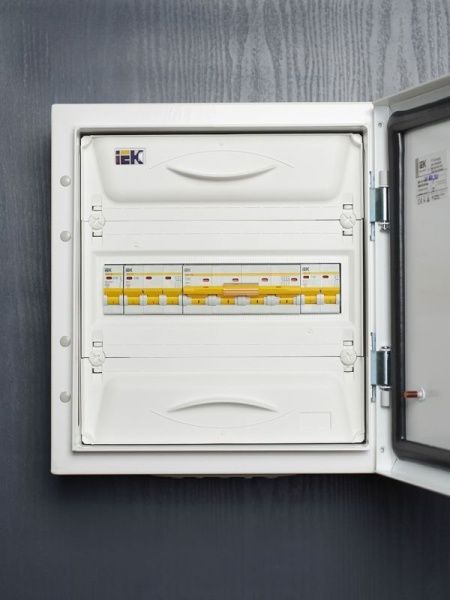 Выключатель автоматический модульный 3п C 40А 4.5кА ВА47-29 KARAT IEK MVA20-3-040-C