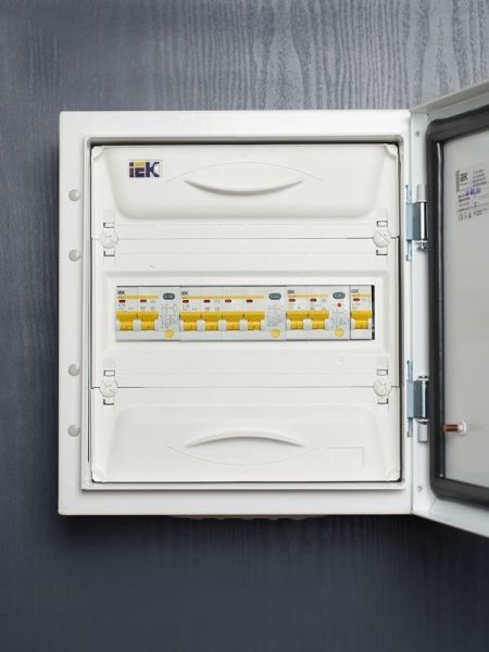 Выключатель автоматический дифференциального тока 4п C 25А 30мА тип AC 4.5кА АД-14 KARAT IEK MAD10-4-025-C-030