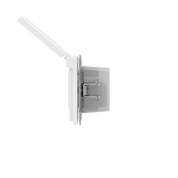 Розетка силовая KANT IP44 2P+E защ. шторки с крышкой бел. магнолия DKC 7000013