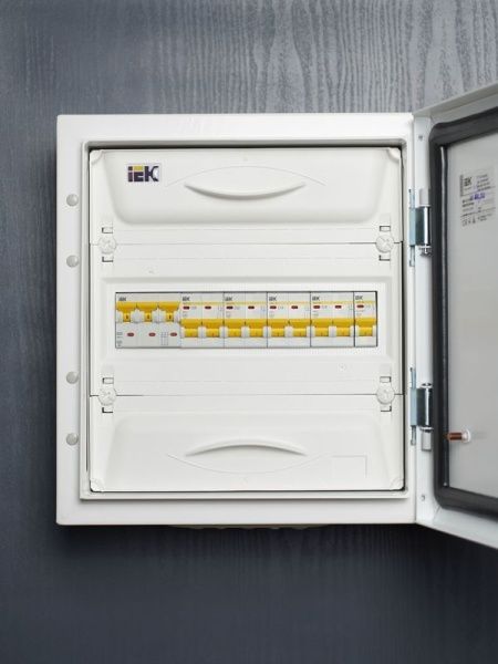 Выключатель автоматический модульный 2п C 32А 4.5кА ВА47-29 KARAT IEK MVA20-2-032-C