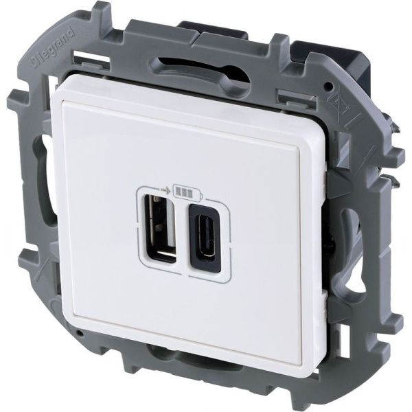 Устройство зарядное Inspiria с 2-мя USB разьемами A и C 240В/5В 3000мА бел. IEK 673760