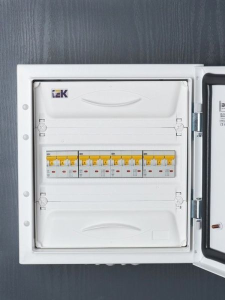 Выключатель автоматический модульный 3п C 20А 6кА ВА47-60M KARAT IEK MVA31-3-020-C