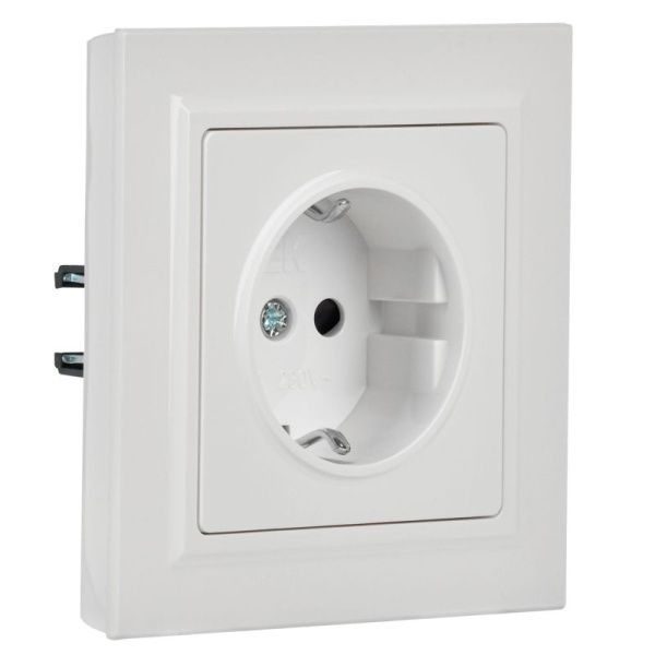 Розетка BRITE РСР14-1-0-БрБ 16А в сборе с заземл. защ. шторки бел. IEK BR-R14-16-K01-F